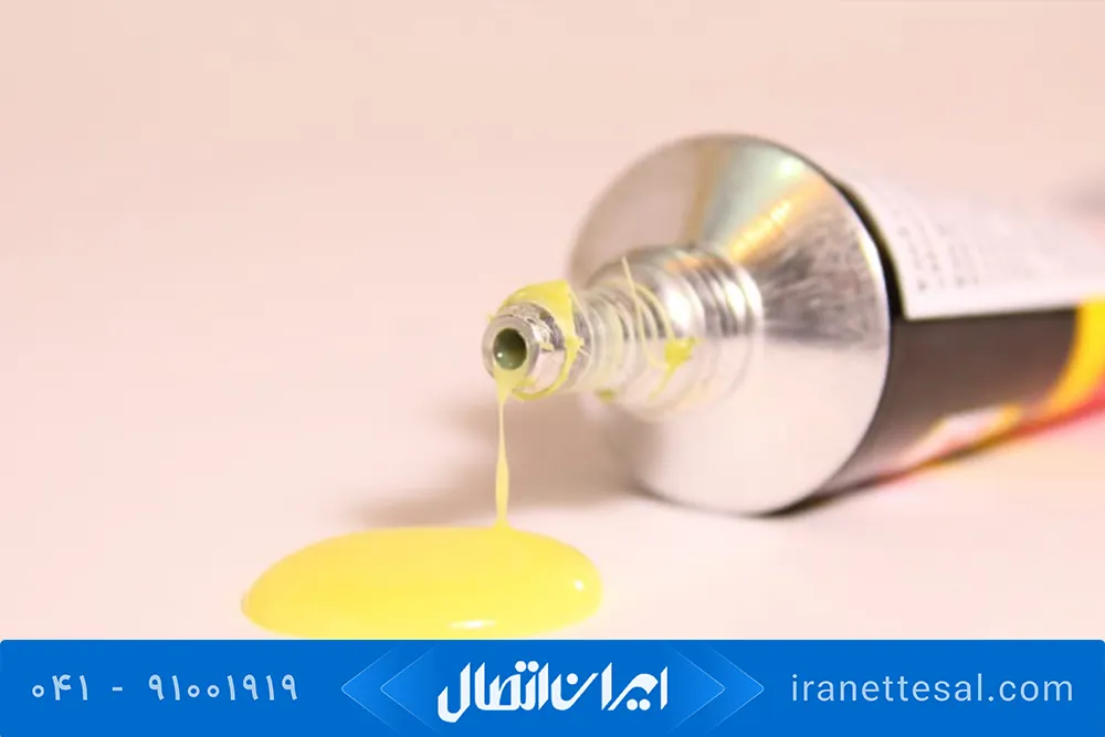 از بین بردن چسب رازی روی چوب